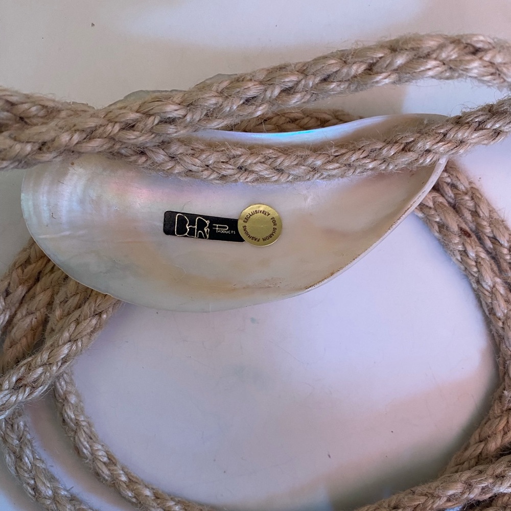Belt- Elegant Cream Shell - Picture 4 of 11